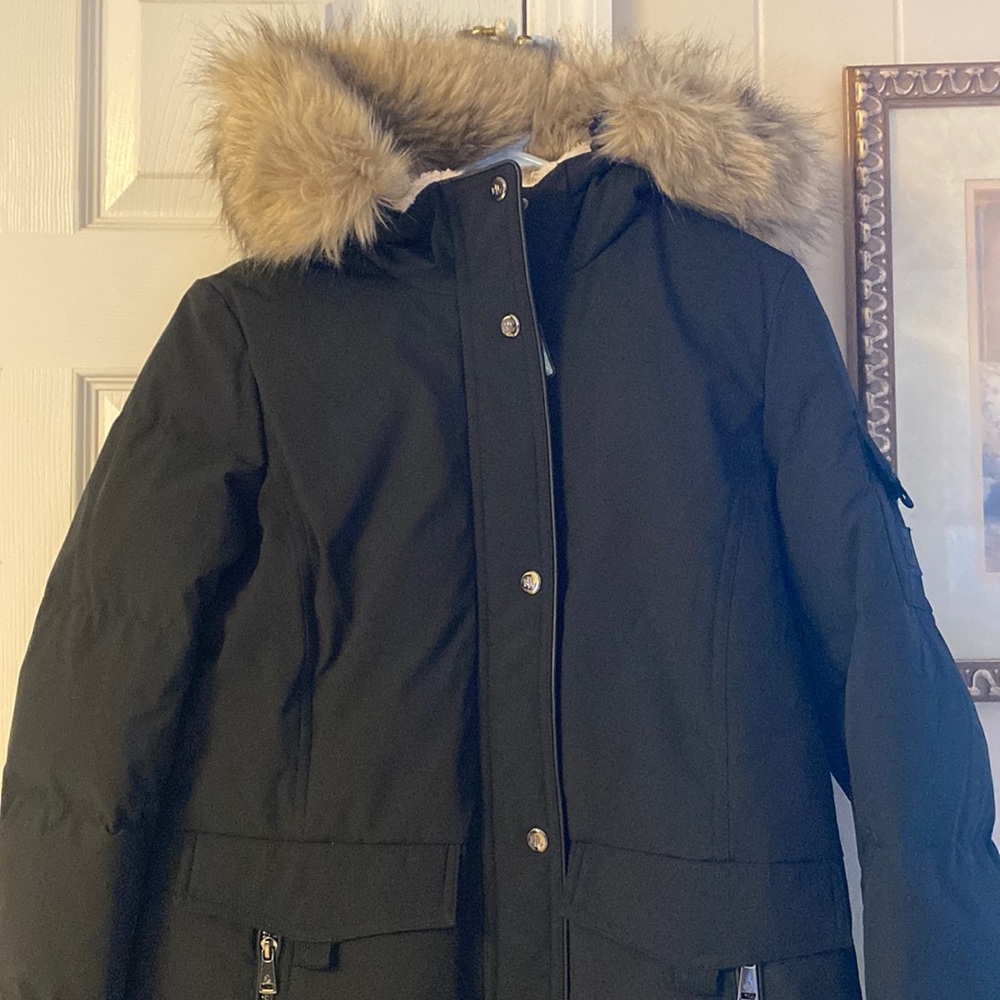 Ralph Lauren women coat. Size small Brand New